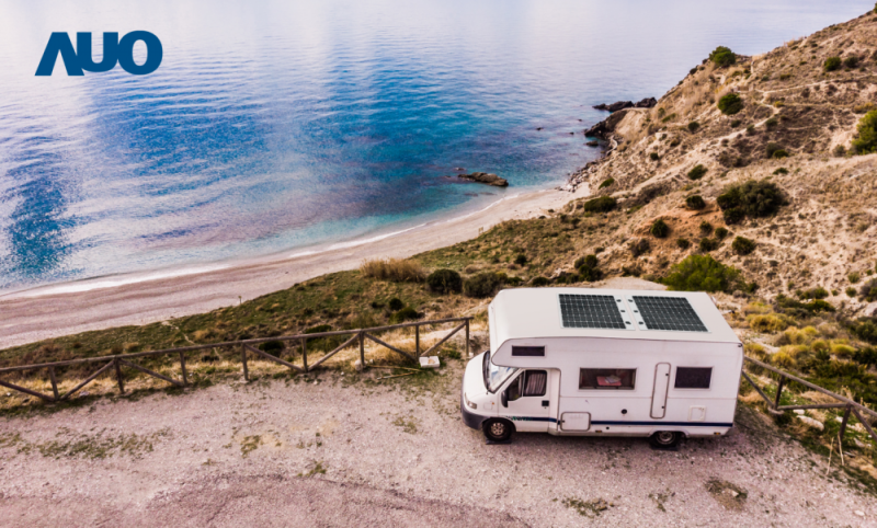 「可撓輕量化太陽光電板SunCurva」使用輕量特殊耐候型複合板取代傳統太陽能板的玻璃前板，不僅降低70%重量，每米平方僅3Kg；具有抗衝擊性能及通過電磁相容性測試，可應用於交通運輸工具，如露營車、遊艇等